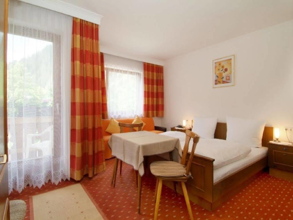 Pension Appartementhaus Bergland Biberwier Bagian luar foto